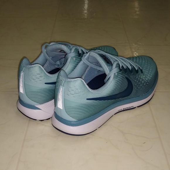 Nike Women's Air Zoom Pegasus 34 Running Shoes - Picture 7 of 9